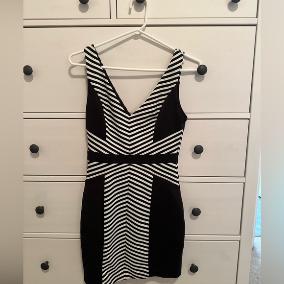 Guess Black and White Striped Dress - Picture 6 of 7
